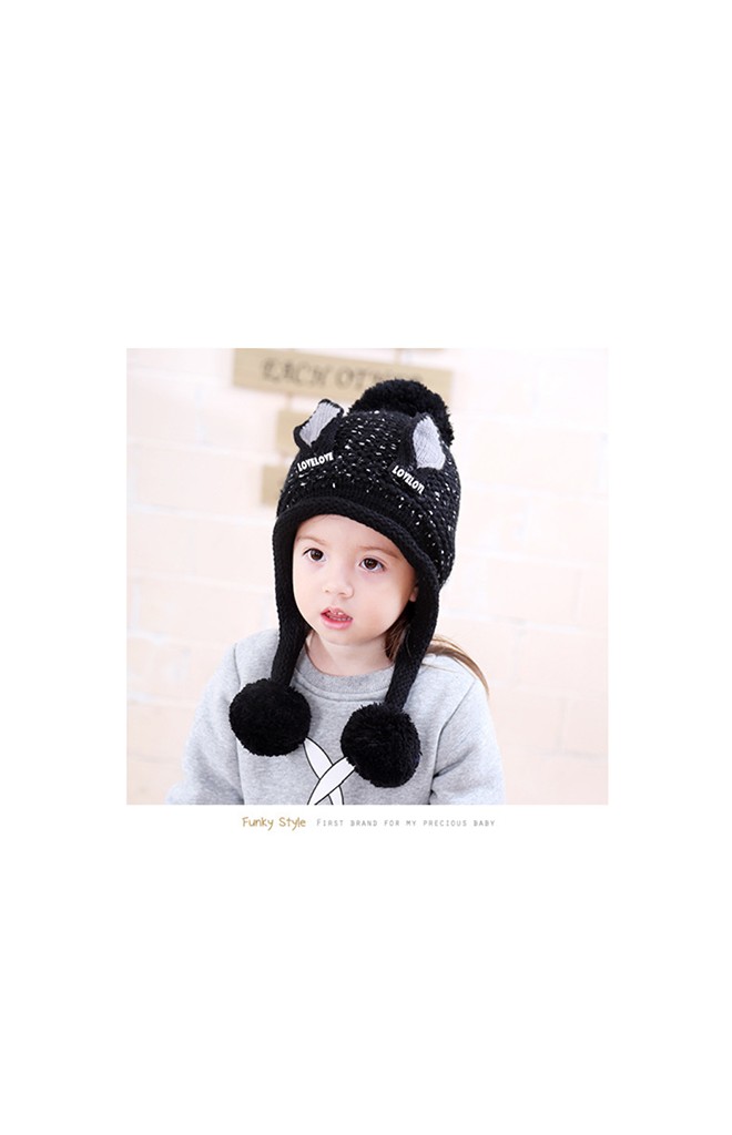 หมวกไหมพรมสาวน้อยแต่งหูแหลม อักษร LOVELOVE จาก Bilamila