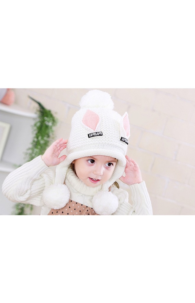 หมวกไหมพรมสาวน้อยแต่งหูแหลม อักษร LOVELOVE จาก Bilamila