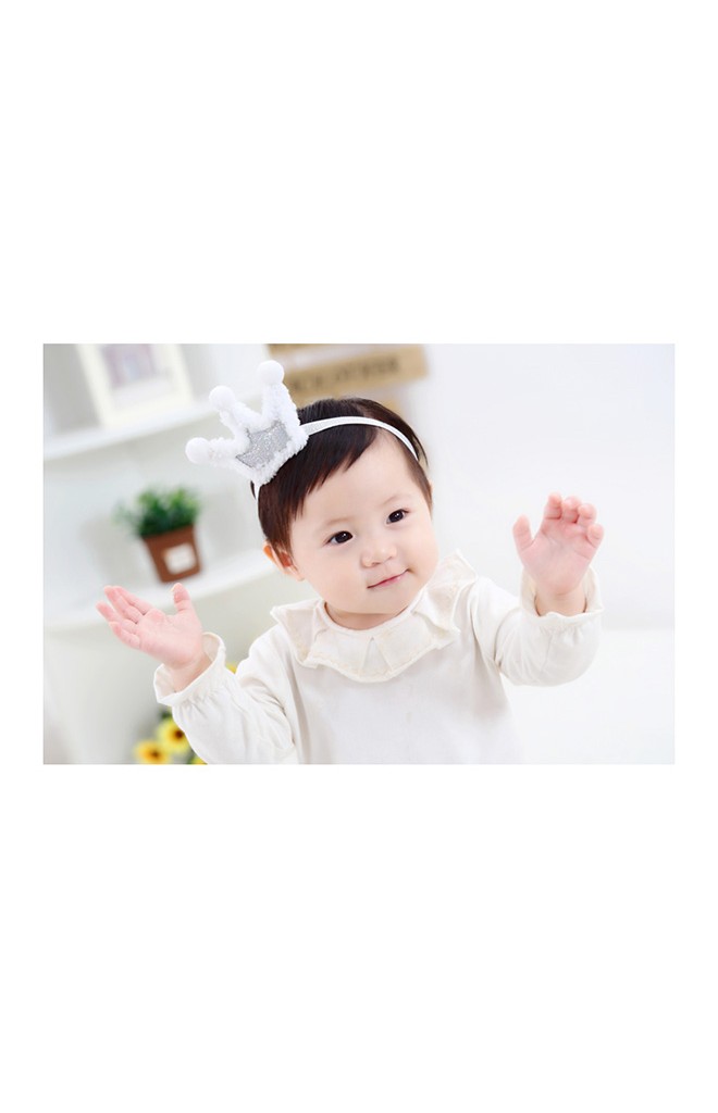 สายคาดผมมงกุฎปลายแต่งปอมปอมขาว