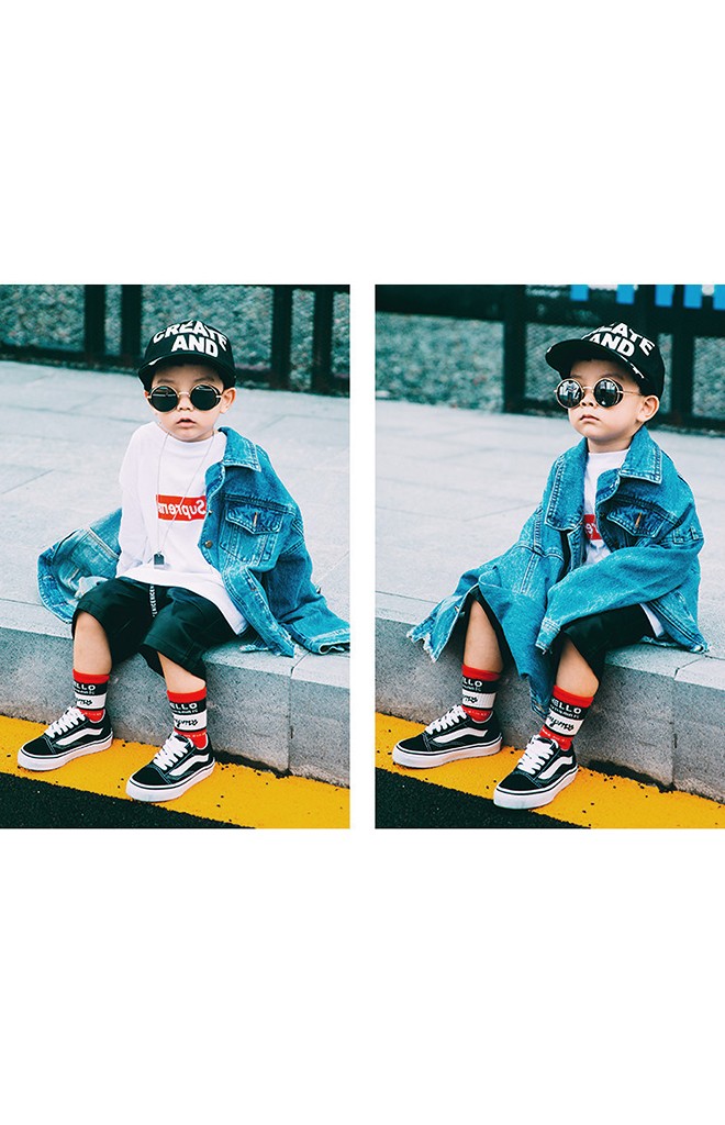 ถุงเท้าเด็กลายอักษร HELLO ไม่มีกันลื่น