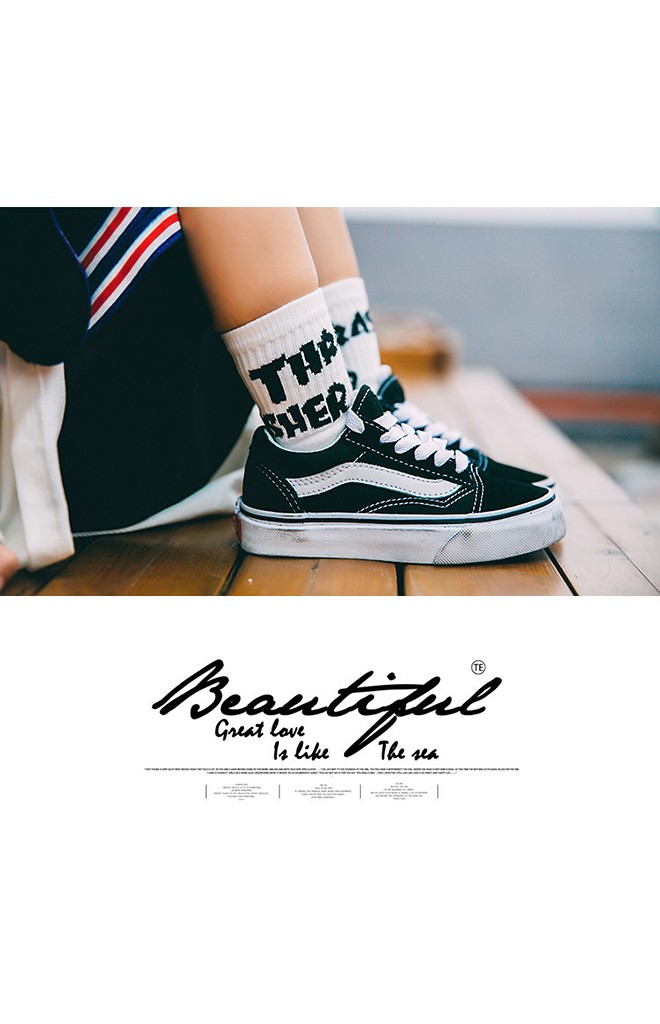 ถุงเท้าเด็กลายอักษร THRASHER ไม่มีกันลื่น