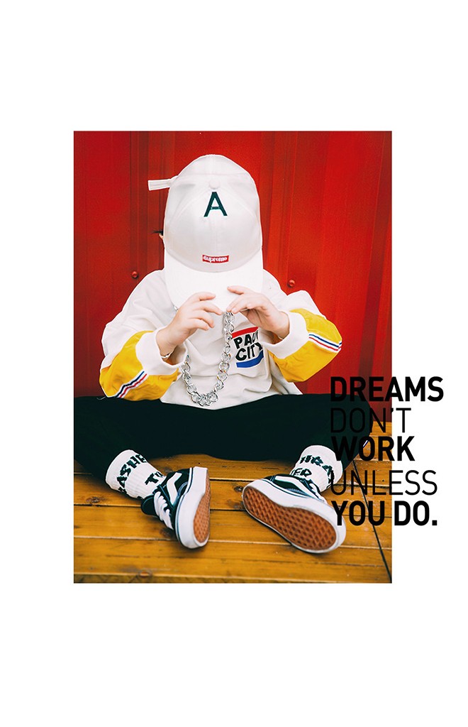 ถุงเท้าเด็กลายอักษร THRASHER ไม่มีกันลื่น