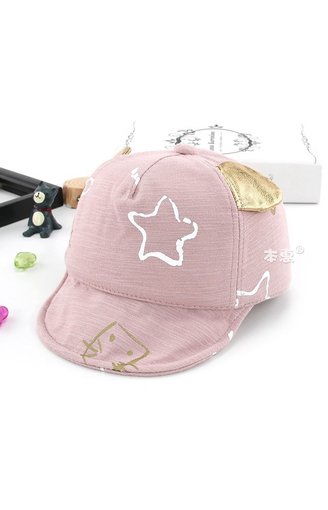 หมวกแก๊ปสกรีนลายอักษรและดาวแต่ หูสีทอง KUKUJI