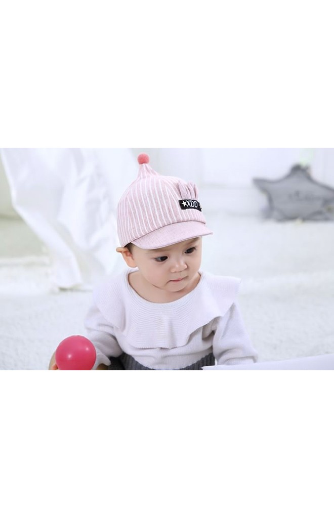 หมวกแก๊ปยอดแหลมลายทางแต่งหูกระต่ายเล็ก