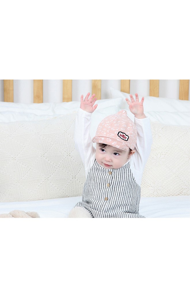 หมวกแก๊ปยอดแหลมลายแกะ ปัก Hello จาก TIANYIBEAR