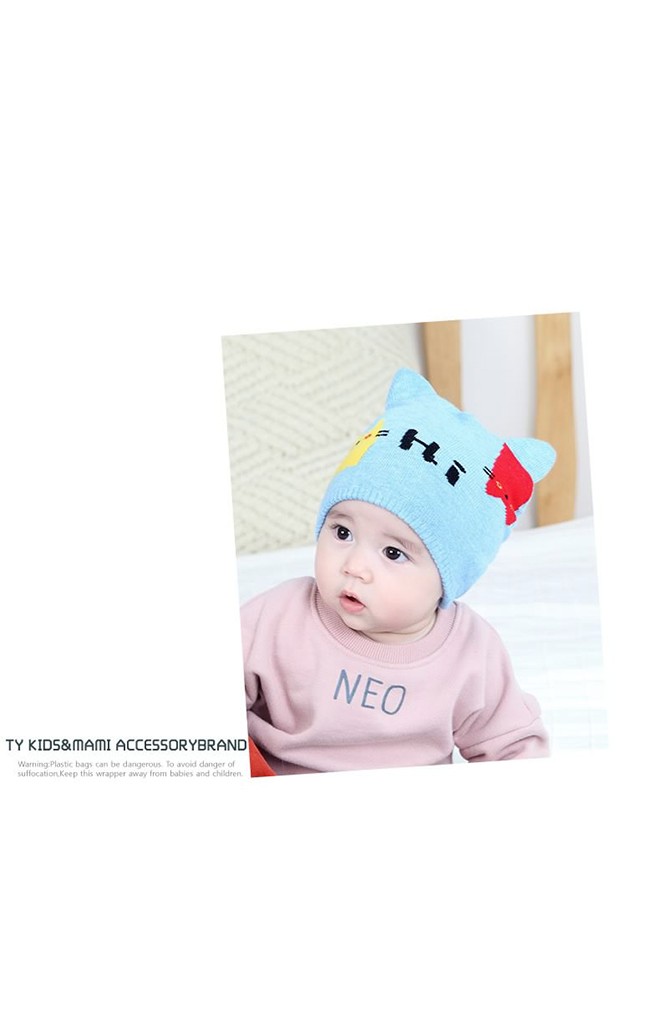 หมวกบีนนี่ลายแมว ปักอักษร Hi จาก TIANYIBEAR