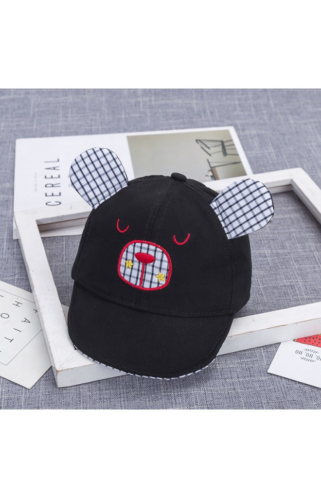 หมวกแก๊ปเด็กปักหน้าหมีน้อย แต่งปีกหมวกและหูลายตาราง