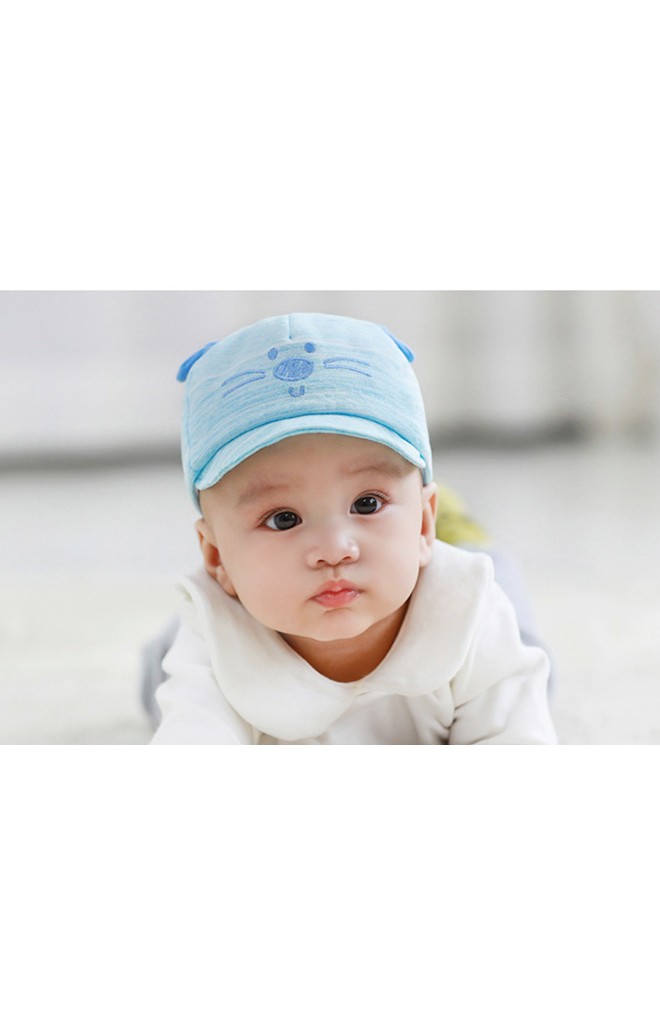 หมวกแก๊ปปีกอ่อนหน้าแมวน้อยสีฟ้า จาก TUTUYA