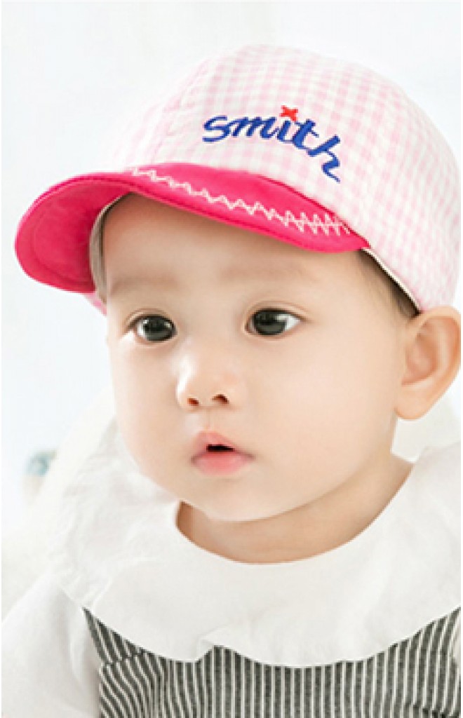 หมวกแก๊ปลายตารางปักอักษร Smith จาก GZMM หมวกแก๊ปลายตารางปักอักษร Smith จาก GZMM