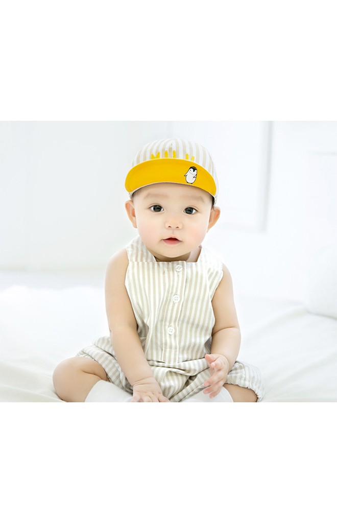 หมวกแก๊ปลายทางปักอักษร MILK ใต้ปีกหมวกสกรีนรูปเพนกวิน GZMM