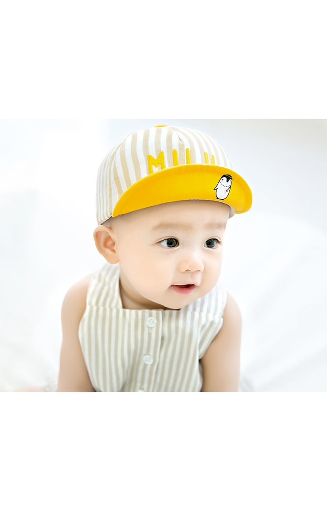 หมวกแก๊ปลายทางปักอักษร MILK ใต้ปีกหมวกสกรีนรูปเพนกวิน GZMM