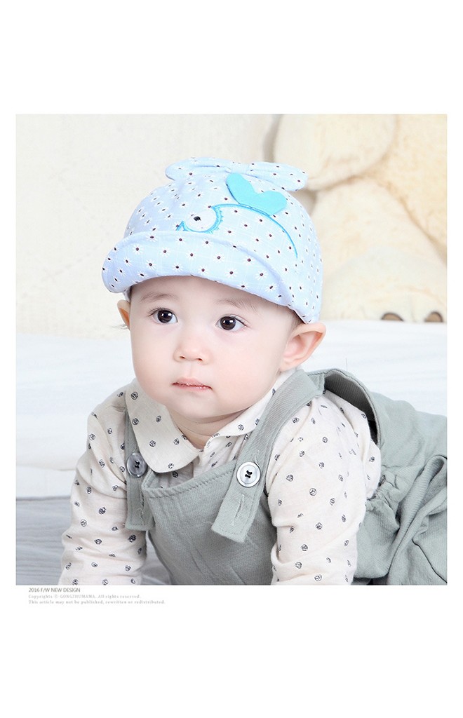 หมวกแก๊ปลายเดซี่ปักรูปปลาน้อย ด้านบนแต่งโบว์น่ารัก TIANYIBEAR
