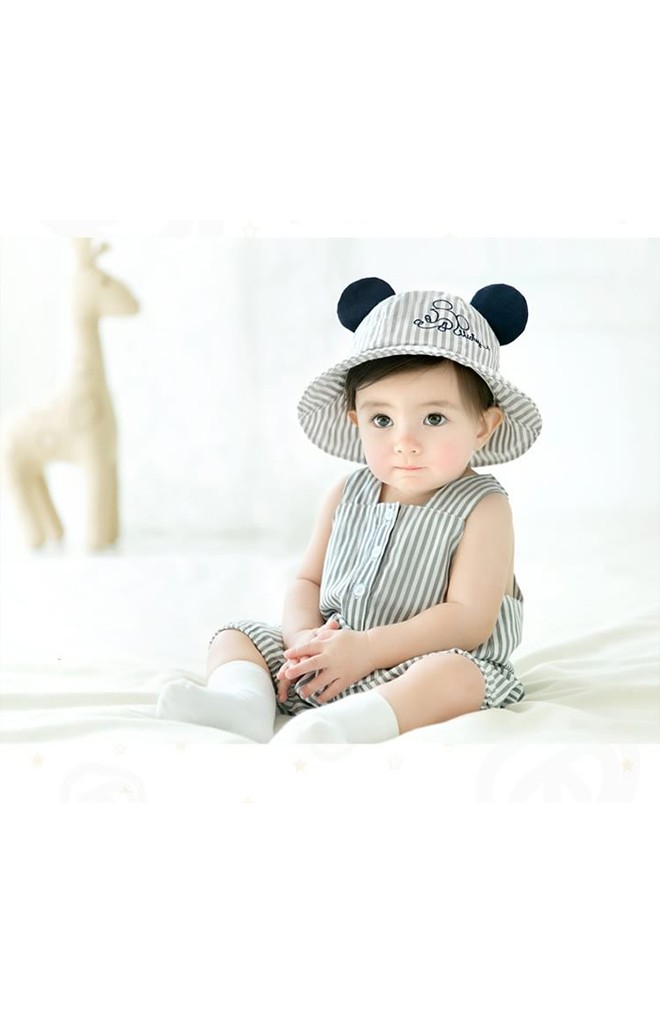 หมวกปีกกว้างลายทางแต่งหูกลมปักมิกกี้