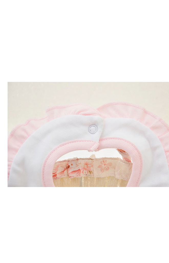 ผ้ากันเปื้อนเด็ก รอบระบายสีชมพูหวาน ปักลายสวย