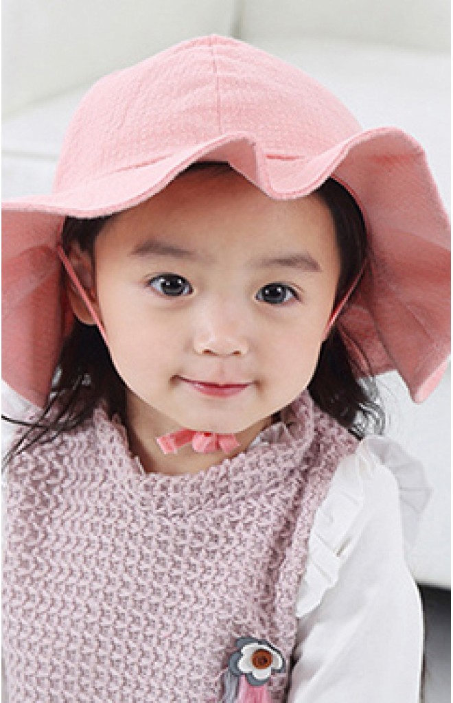 หมวกกันแดดสาวน้อยมีเชือกผูกใต้คาง หมวกกันแดดสาวน้อยมีเชือกผูกใต้คาง