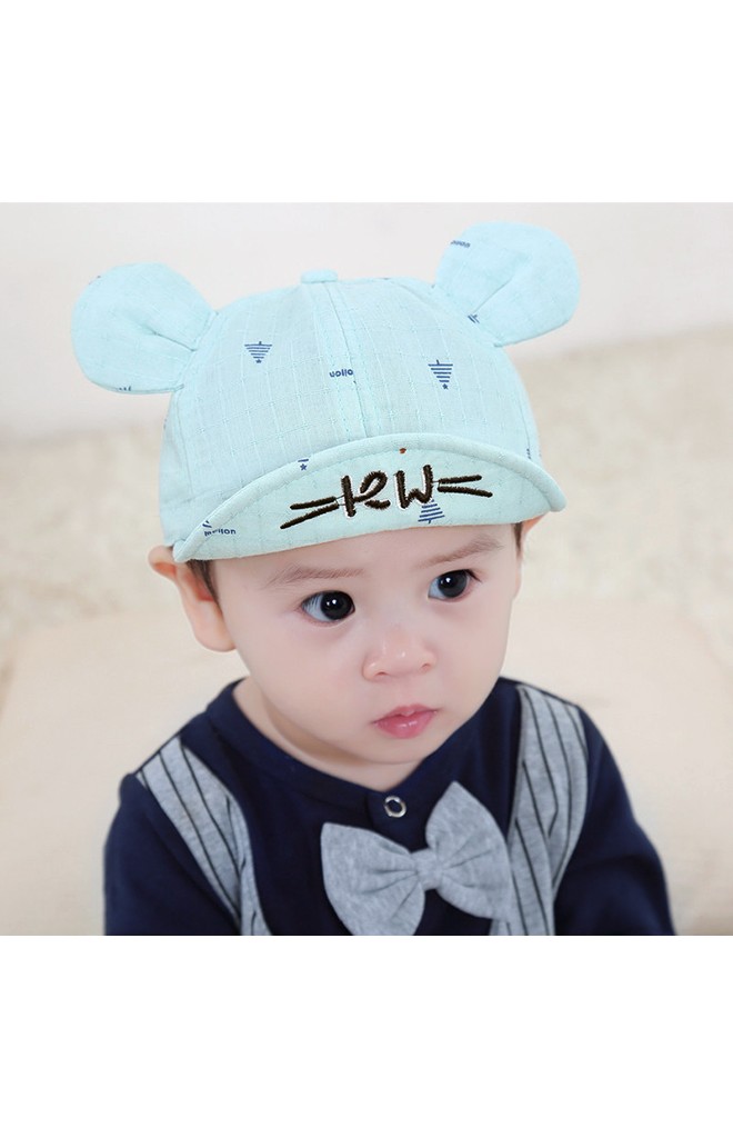 หมวกแก๊ปแต่งหูลายต้นคริสต์มาส ปีกปักอักษร KW