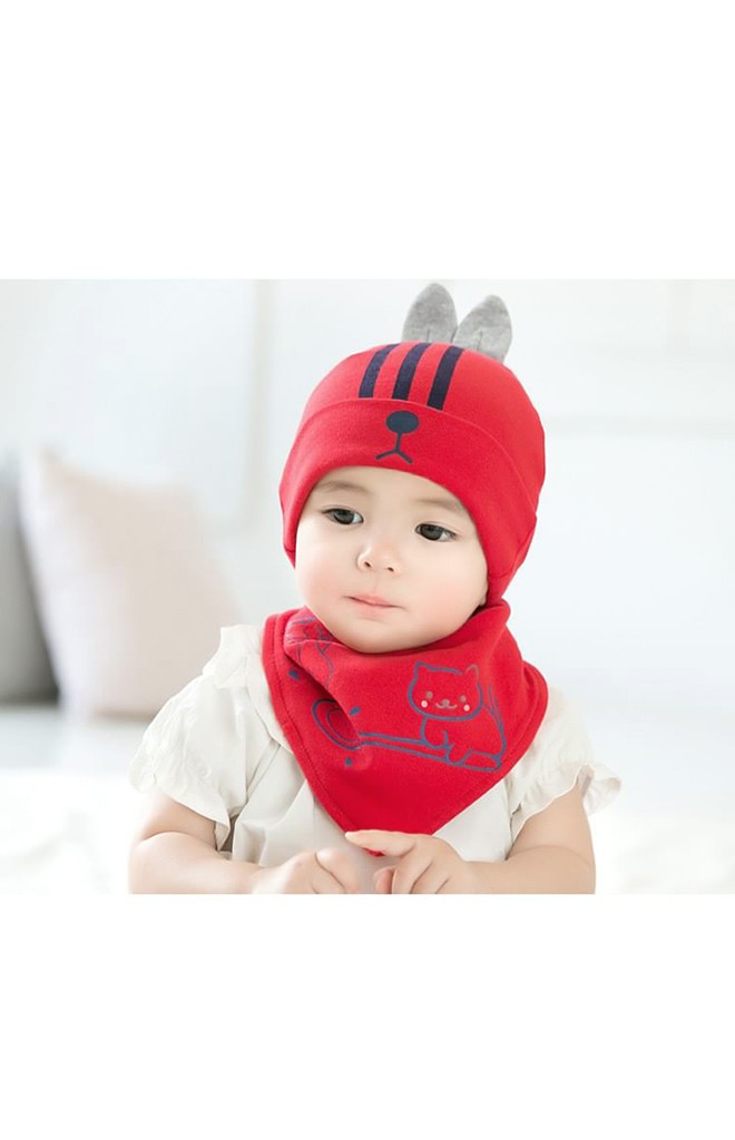 เซ็ตหมวกแมวหูตั้งพร้อมผ้ากันเปื้อน GZMM
