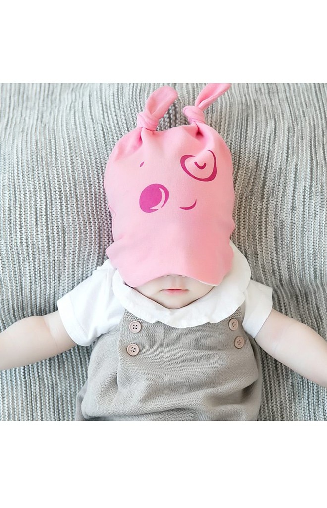เซ็ตหมวกลายเจ้าตูบและกระดูกมาพร้อมผ้ากันเปื้อนสามเหลี่ยม GZMM