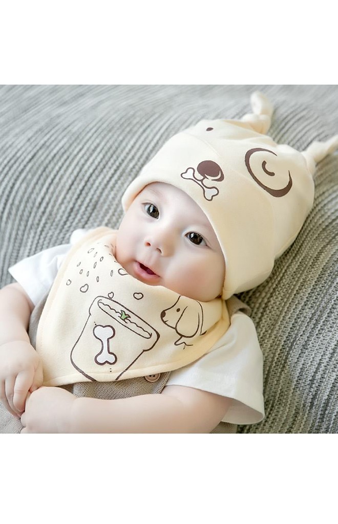 เซ็ตหมวกลายเจ้าตูบและกระดูกมาพร้อมผ้ากันเปื้อนสามเหลี่ยม GZMM