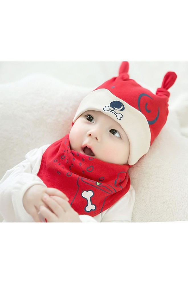 เซ็ตหมวกลายเจ้าตูบและกระดูกมาพร้อมผ้ากันเปื้อนสามเหลี่ยม GZMM