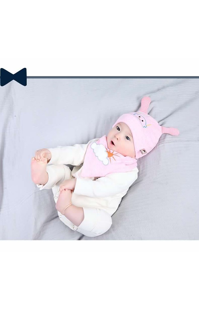 เซ็ตหมวกโรบอทพร้อมผ้ากันเปื้อนสามเหลี่ยม TIANYIBEAR