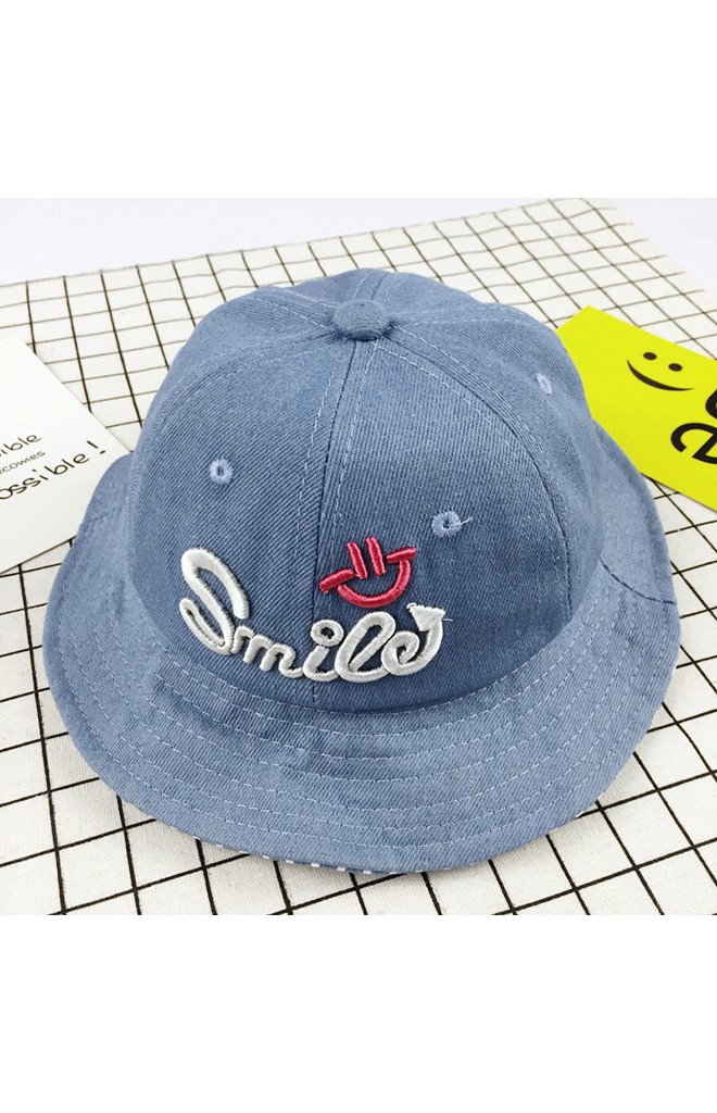 หมวกยีนส์ปีกรอบปัก Smile ใต้หมวกลายทางสกรีนรูปยิ้ม