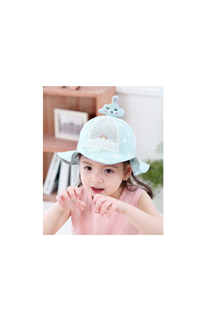 หมวกปีกกว้างบนหมวกแต่งเมฆน้อยน่ารัก