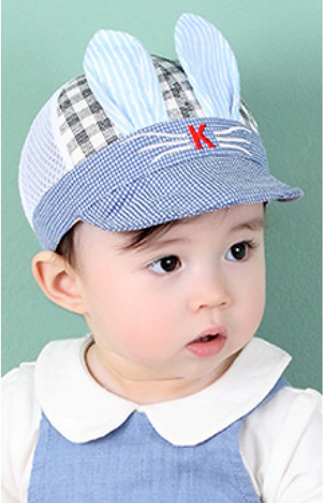 หมวกแก๊ปเด็กลายตารางแต่งหูกระต่าย ด้านหลังผ้าตาข่าย จาก KUKUJI หมวกแก๊ปเด็กลายตารางแต่งหูกระต่าย ด้านหลังผ้าตาข่าย จาก KUKUJI