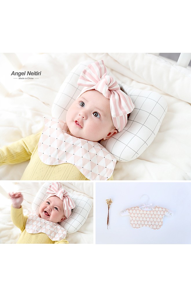 ผ้ากันเปื้อนเด็กปลายโค้งลายน่ารัก จาก Angel Neitiri