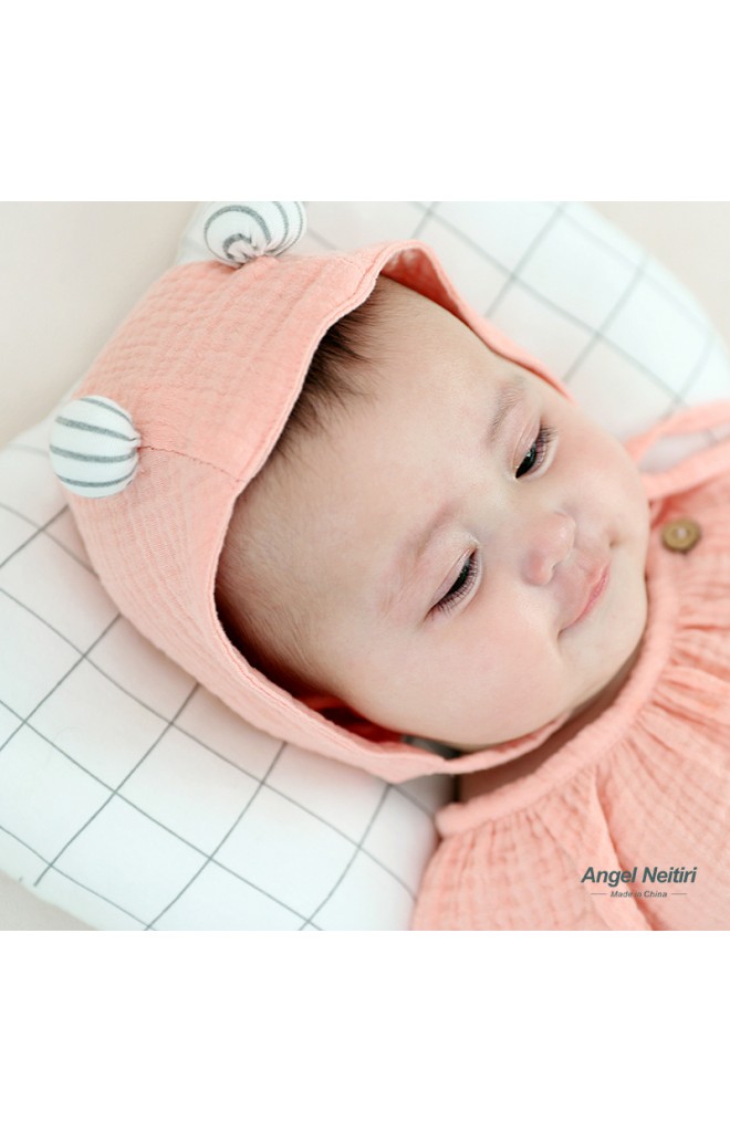 หมวกผูกคางแต่งปอมปอมลายทางเล็ก จาก Angel Neitiri