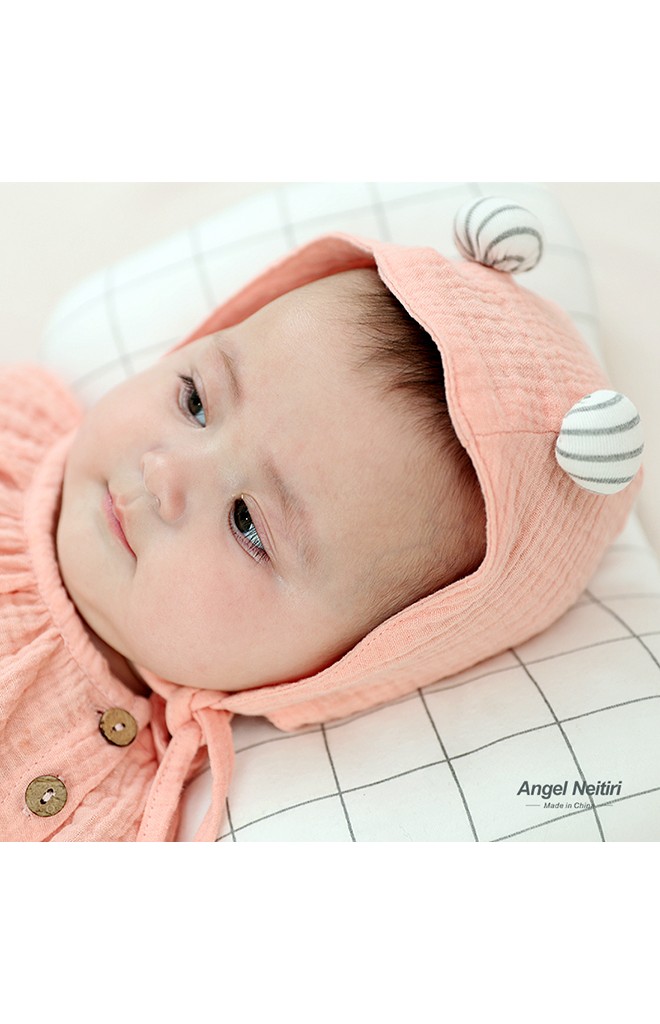 หมวกผูกคางแต่งปอมปอมลายทางเล็ก จาก Angel Neitiri