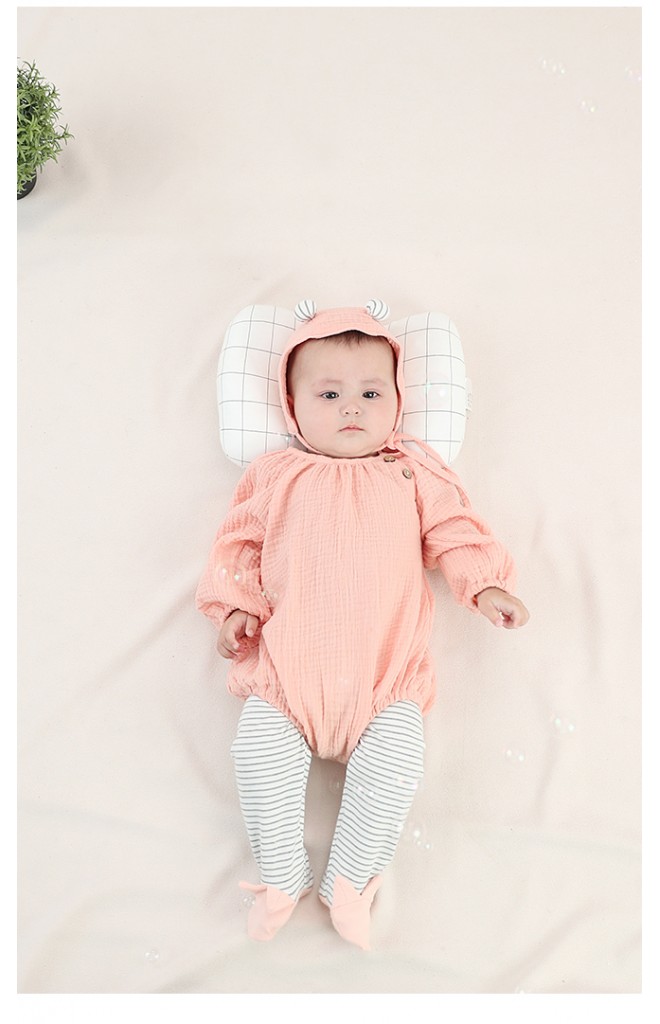 หมวกผูกคางแต่งปอมปอมลายทางเล็ก จาก Angel Neitiri