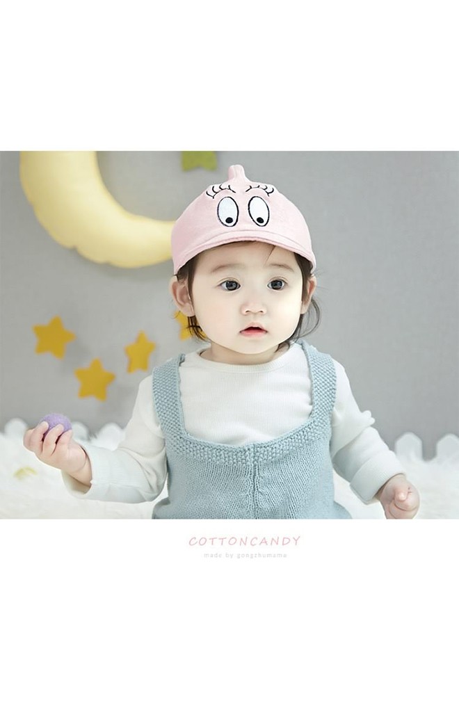 หมวกแก๊ปยอดแหลมปีกอ่อนปักตาโต จาก GZMM
