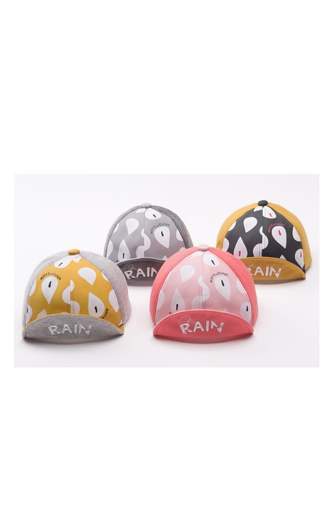 หมวกแก๊ปลายเม็ดฝน ปักอักษร RAIN จาก TUTUYA