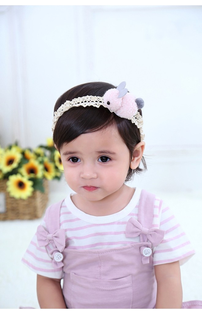 สายคาดผมแต่งตุ๊กตากระต่ายน้อย สายลูกไม้สีครีมเหลือบทอง