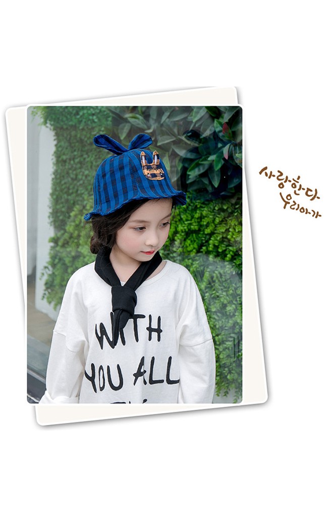 หมวกเด็กปีกรอบลายสก็อตแต่งกระต่ายน้อย จาก KUKUJI