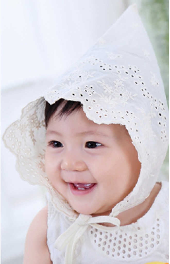 หมวกผูกคางยอดแหลมผ้าฝ้ายฉลุลาย หมวกผูกคางยอดแหลมผ้าฝ้ายฉลุลาย