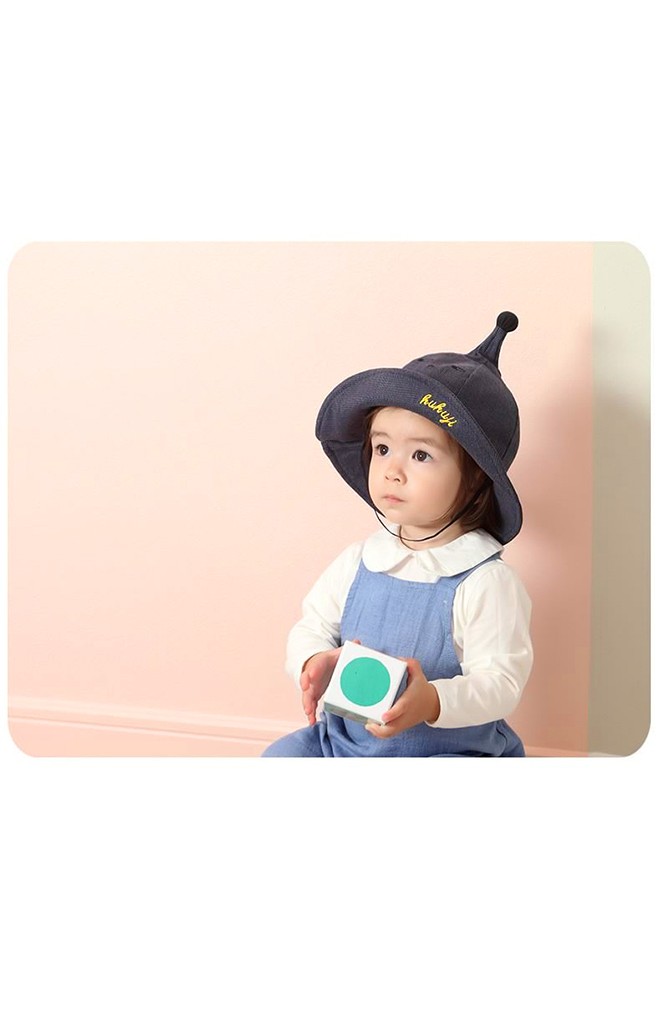 หมวกปีกกว้างยอดแหลม ปักหน้าการ์ตูน KUKUJI