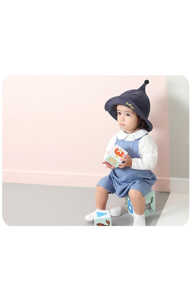 หมวกปีกกว้างยอดแหลม ปักหน้าการ์ตูน KUKUJI