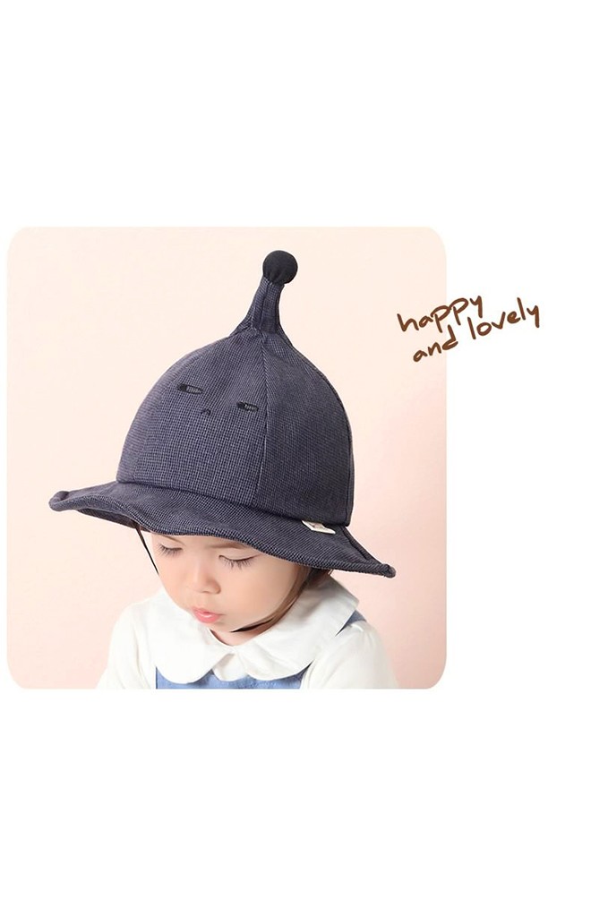 หมวกปีกกว้างยอดแหลม ปักหน้าการ์ตูน KUKUJI