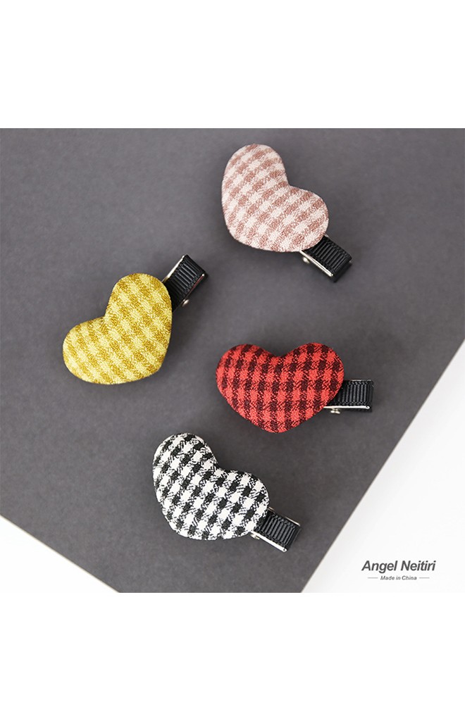 กิ๊บเด็กรูปหัวใจ 4 ชิ้น 4 สี ชมพนู้ด เหลือง แดง ขาว