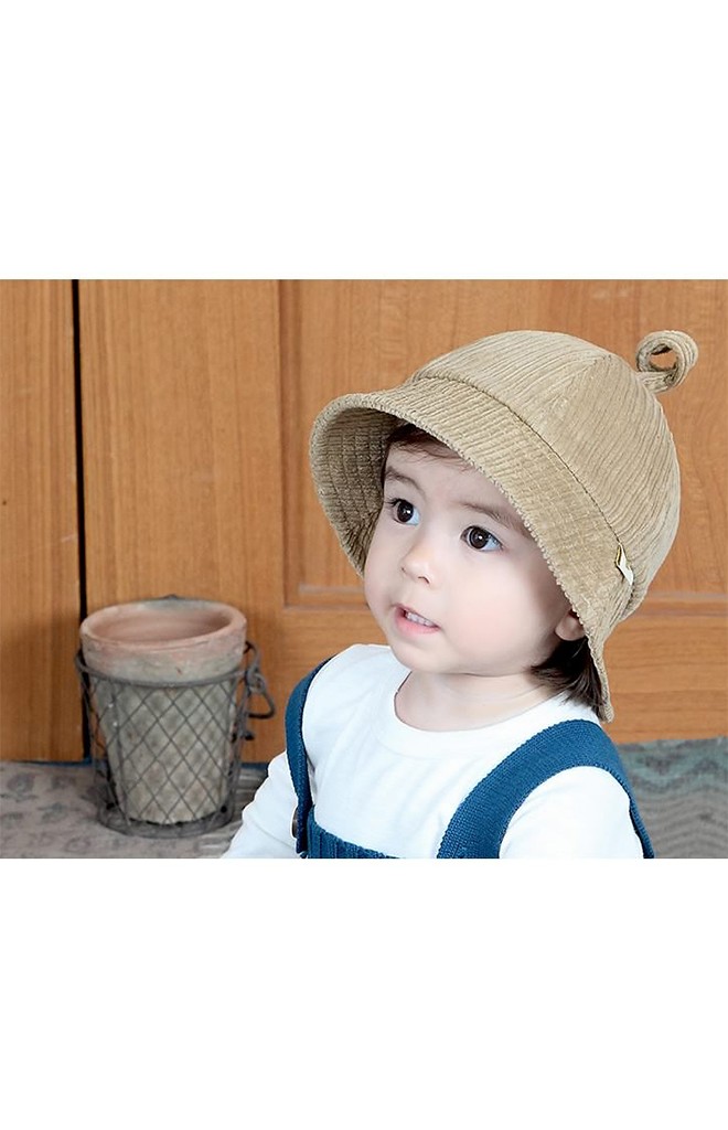 หมวกบัคเก็ตผ้าลูกฟูกหนา ด้านบนแต่งหางเล็กๆ