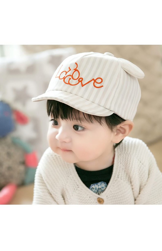 หมวกแก๊ปเด็กลายทางปักมิกกี้อักษร Love แต่งหูน่ารัก GZMM