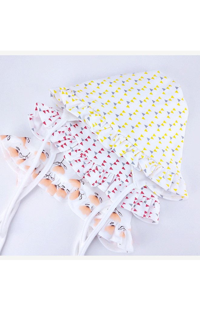 หมวกผูกคางเด็กลายดอกไม้ และ ลายสามเหลี่ยม ด้านหน้าระบายหวาน