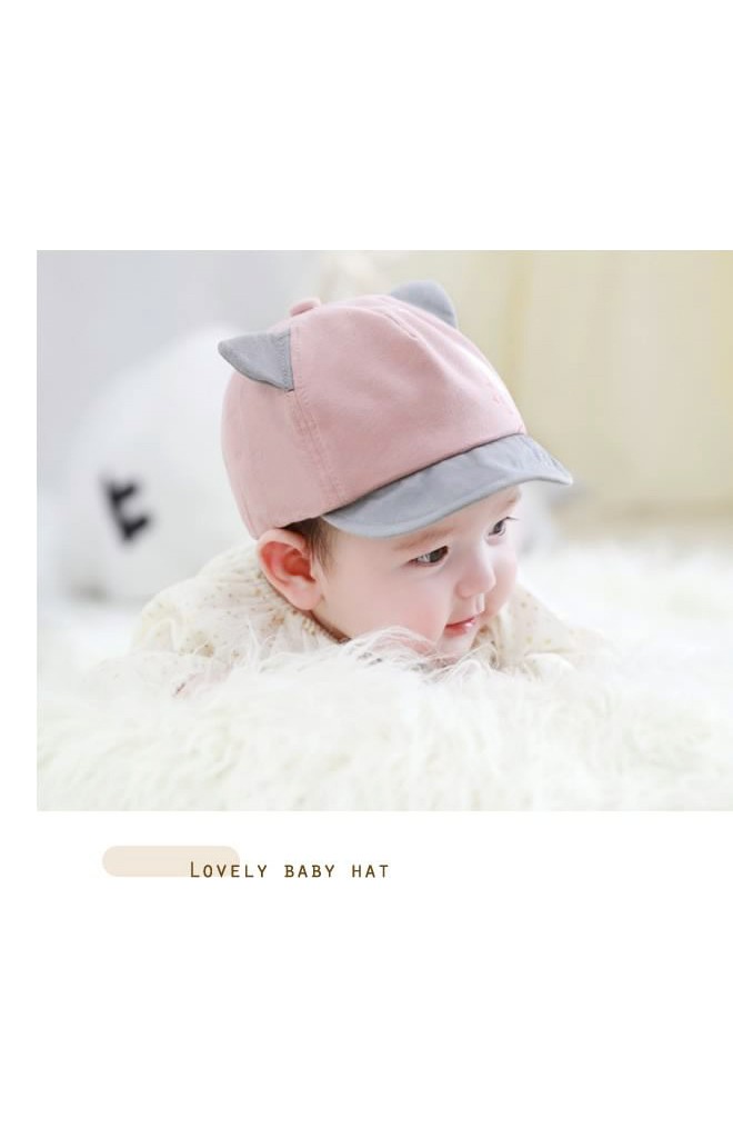 หมวกแก๊ปปีกอ่อนสกรีนรูปแมวน้อย จาก TUTUYA