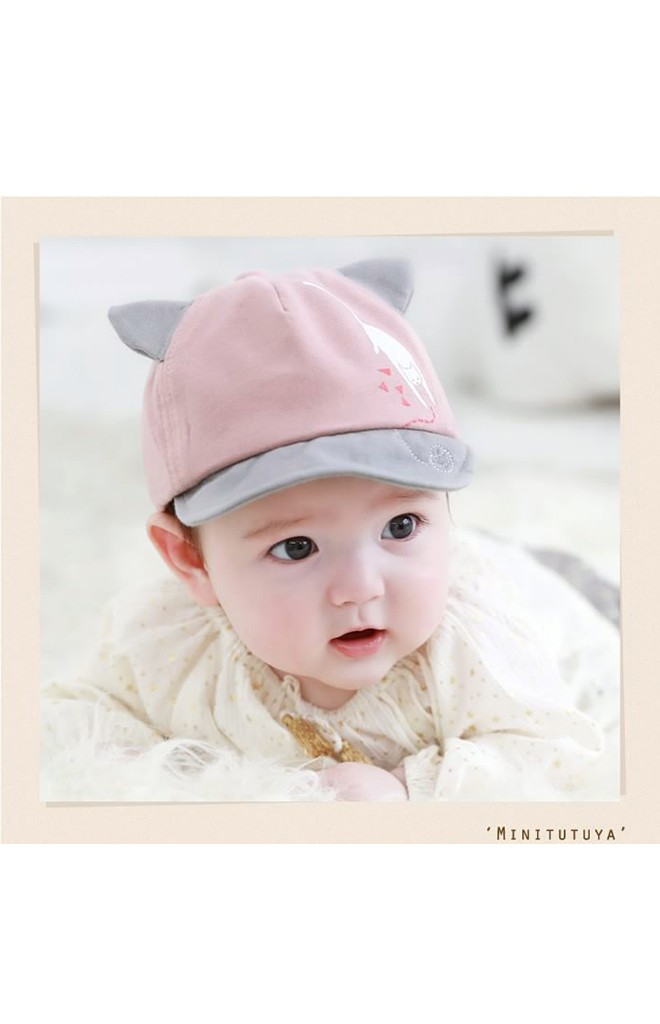 หมวกแก๊ปปีกอ่อนสกรีนรูปแมวน้อย จาก TUTUYA
