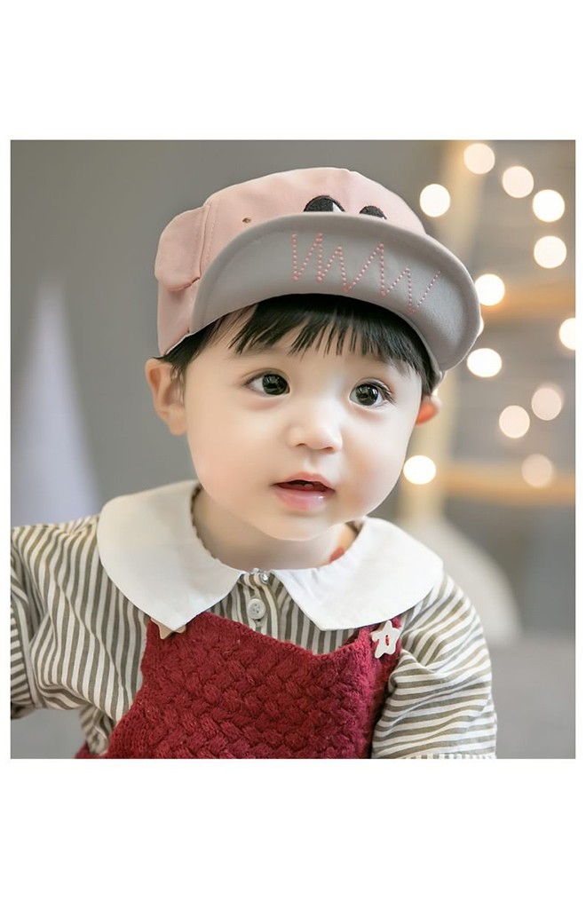 หมวกแก๊ปปักตาโตแต่งหูน่ารัก จาก GZMM