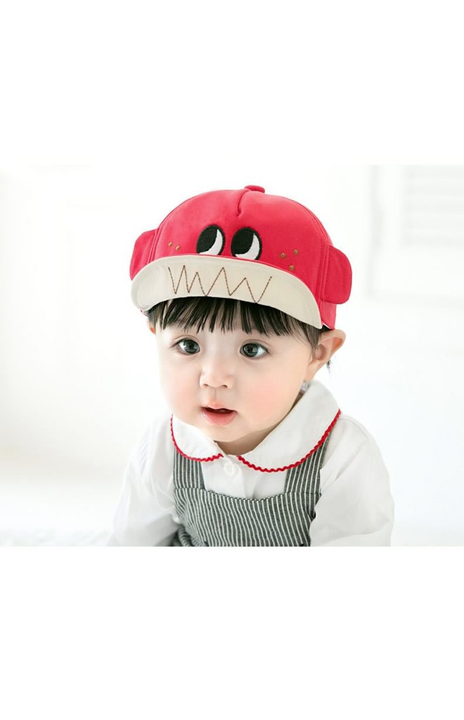 หมวกแก๊ปปักตาโตแต่งหูน่ารัก จาก GZMM