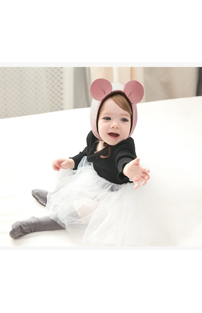 หมวกผูกคางแต่งหูกลมด้านหลังปักมิกกี้ จาก GZMM
