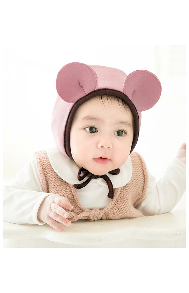 หมวกผูกคางแต่งหูกลมด้านหลังปักมิกกี้ จาก GZMM